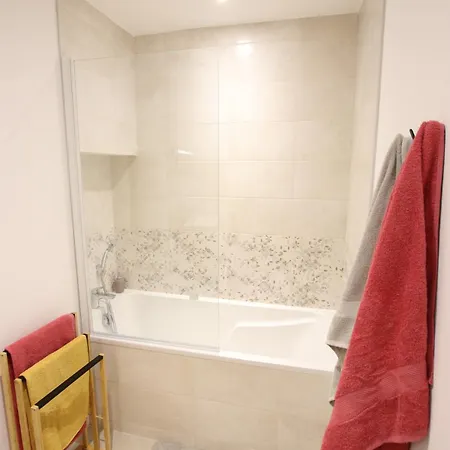 Logis Xve 2 Avec Parentale Voutee A 5 Min Uzes דירה Montaren-et-Saint-Médiers